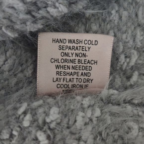 PHILOSOPHY Cozy Sweater Fuzzy Textured Gray Size Medium - Picture 16 of 16